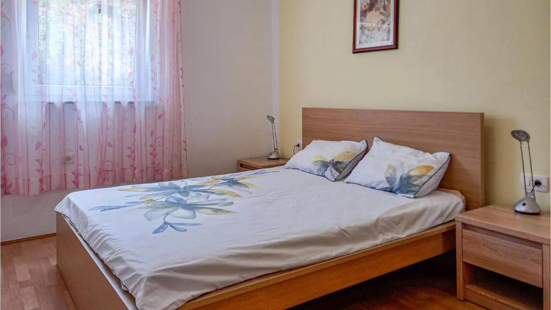 Cozy Apartment In Vir With Kitchen
